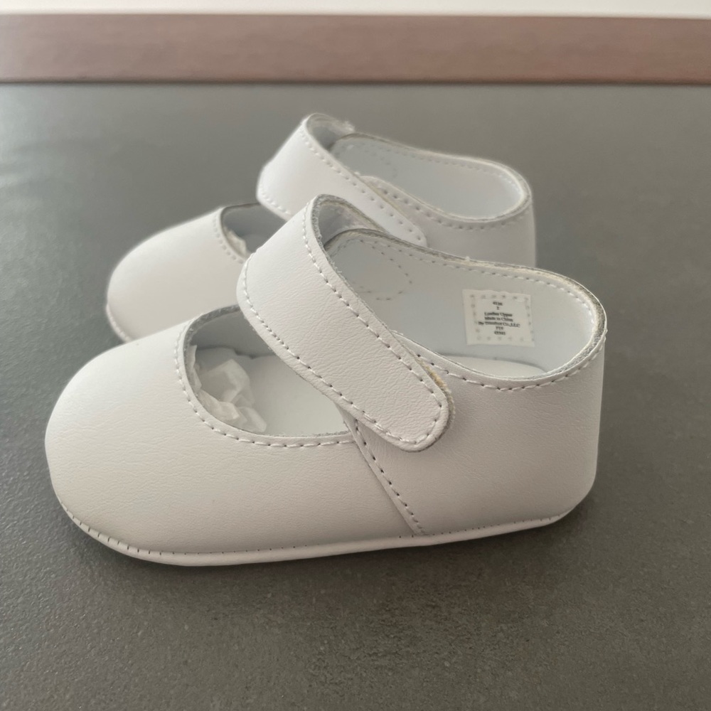White leather crib shoe NWT